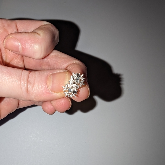 3pcs/set Fashion Christmas Silver Snowflake Necklace Stud Earrings - Picture 4 of 15